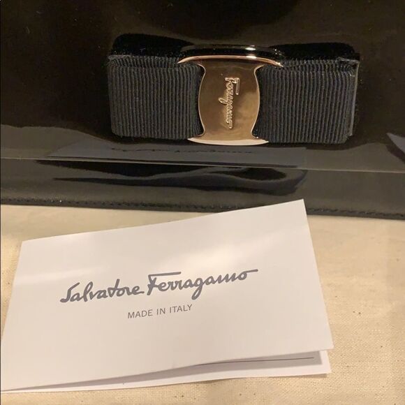 SalvadorĀ FerragamoāclutchāšAuthenticā100% - Picture 2 of 8